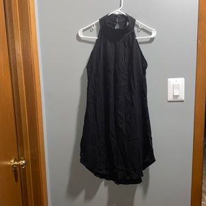 BRAND NEW WOMAN’S MEDIUM SHIRT ! TAG FELL OFF! SMOKE FREE HOME!